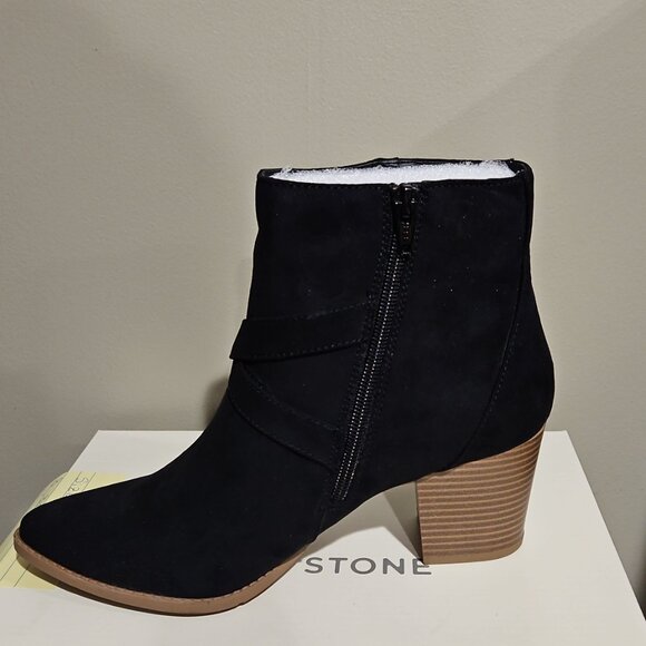 Womens boots - Picture 2 of 2